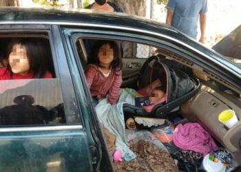 Policía de Tijuana rescató a 8 menores de Estados Unidos que vivían dentro de un carro