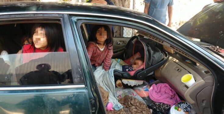 Policía de Tijuana rescató a 8 menores de Estados Unidos que vivían dentro de un carro