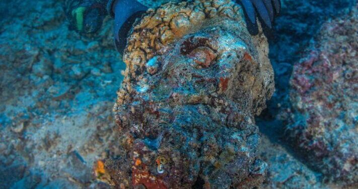 Arqueólogos encontraron la cabeza perdida de Hércules en un naufragio