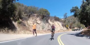 Jason Momoa sufrió aparatoso accidente automovilístico con un motociclista