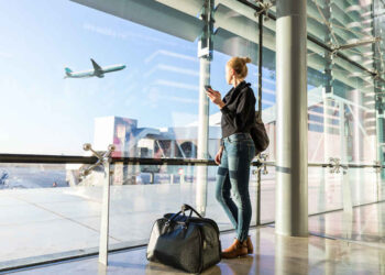Las 5 cosas que no sabías que puedes llevar en un avión
