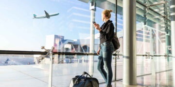 Las 5 cosas que no sabías que puedes llevar en un avión