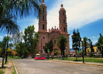 Día mayormente soleado y muy caluroso para SLP