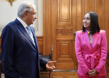 ¡De las estrellas a Palacio Nacional! Katya Echazarreta se reunió con AMLO