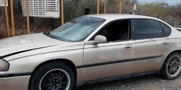 Rescatan a 5 migrantes y detienen a 2 “polleros” en Nuevo León