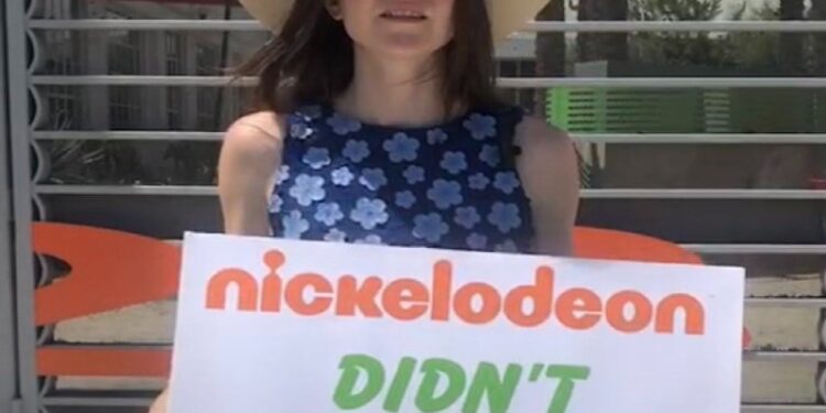 “Nickelodeon no me protegió”; Así protestó la estrella de ‘Zoey 101’, Alexa Nikolas
