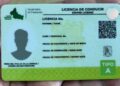 Presunto coyote fue detenido con 500 licencias de conducir