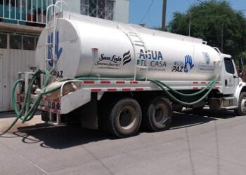 Casi 100 pipas atenderán a colonias por el truene del ducto del Realito