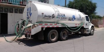Casi 100 pipas atenderán a colonias por el truene del ducto del Realito