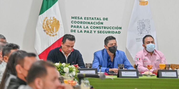 Ricardo Gallardo exhorta a redoblar esfuerzos en materia de seguridad en vísperas de la Fenapo 2022