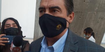 El rector de la UASLP se niega a confrontarse con Leonel Serrato
