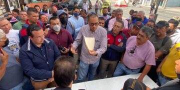 Serán revisadas constancias de taxistas canceladas: Leonel Serrato