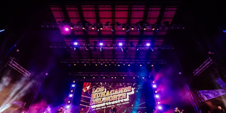 Los Huracanes del Norte celebraron su 50 aniversario anoche en la Fenapo