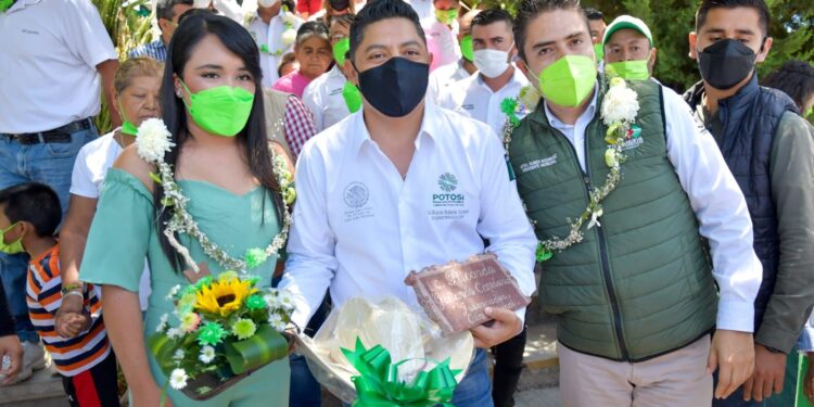 Ricardo Gallardo anuncia unidad deportiva, camino y arco monumental en Tierra Nueva