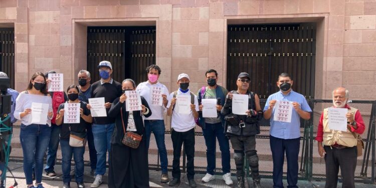 Periodistas potosinos exigen seguridad y justicia por colegas asesinados