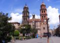 Jueves parcialmente nublado pero con altas temperaturas en SLP