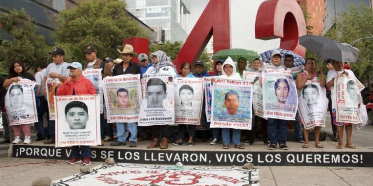 Estudiantes de Ayotzinapa estuvieron con vida 4 días