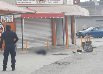 Balean a dos ciclistas en Av. San Pedro