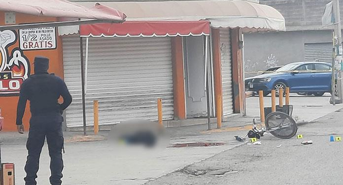 Balean a dos ciclistas en Av. San Pedro