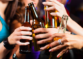Japón intenta promover que sus jóvenes beban más alcohol