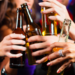 Japón intenta promover que sus jóvenes beban más alcohol