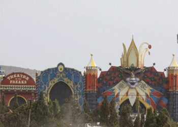 Video: Enormes infraestructuras del Festival Medusa caen y causan la muerte de un joven