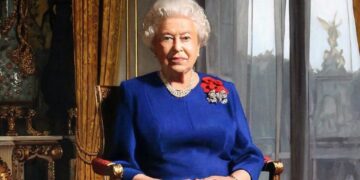 Reina Isabel II alerta por su estado de salud; familiares ya viajan a Balmoral, donde reside actualmente