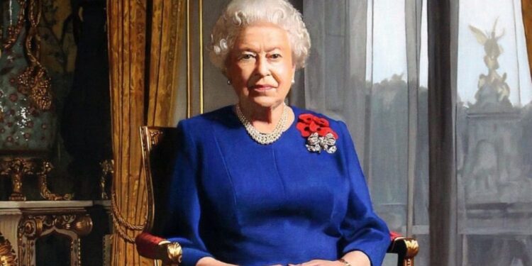 Reina Isabel II alerta por su estado de salud; familiares ya viajan a Balmoral, donde reside actualmente