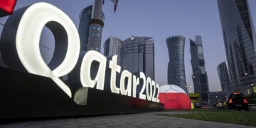 Hoteles de Qatar piden a la comunidad LGBT “no vestir gay” durante el Mundial