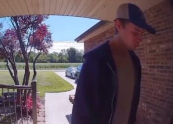 Video: Padre mató al ex novio de su hija cuando intentaba entrar a la fuerza a su casa