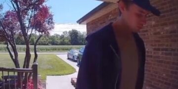 Video: Padre mató al ex novio de su hija cuando intentaba entrar a la fuerza a su casa