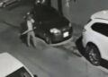Vídeo: ¡Pero que le hicieron! Una mujer ‘destruye’ a palazos 25 autos en SLP