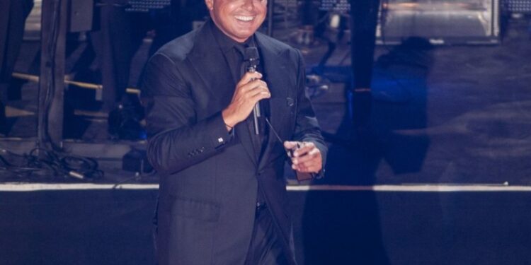 Viene con todo: Luis Miguel regresará a los escenarios en 2023