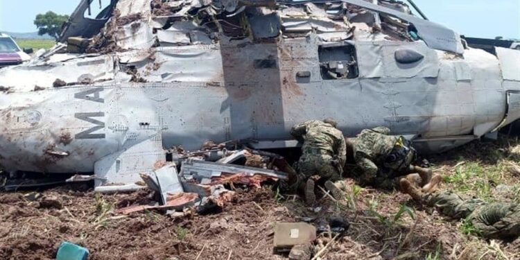 Por falta de combustible cayó helicóptero en el que murieron 14 marinos