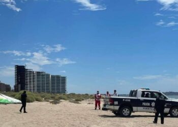 Mueren piloto y turista al desplomarse aeroplano ultraligero en Puerto Peñasco, Sonora
