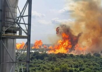 (VIDEO) Explota ducto de Pemex en Huimanguillo, Tabasco