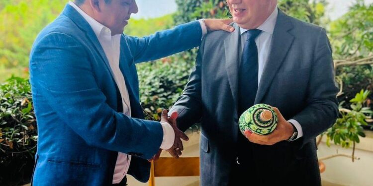 Ricardo Gallardo reactiva con Líbano comercialización de productos potosinos