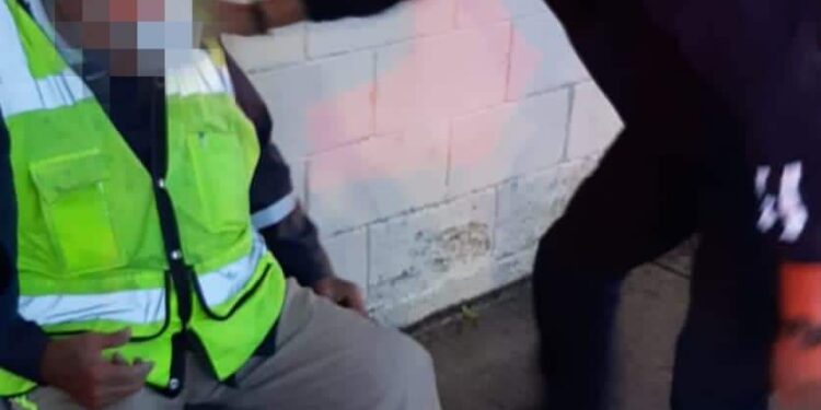Atropellan a abuelito que colabora en escuela como seguridad escolar y vialidad