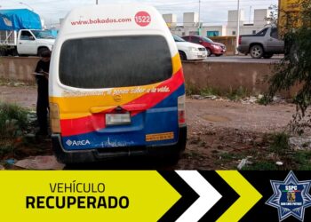 Policías impiden robo de vehículo y mercancía en Periférico Norte