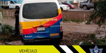 Policías impiden robo de vehículo y mercancía en Periférico Norte