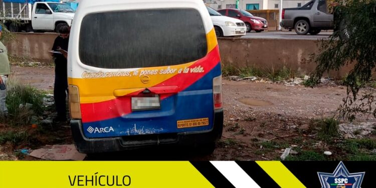 Policías impiden robo de vehículo y mercancía en Periférico Norte