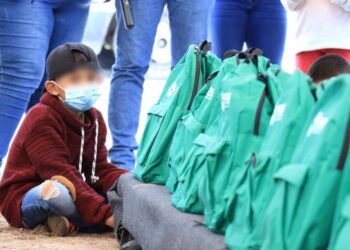 Gobierno entrega útiles escolares en Villa de Reyes