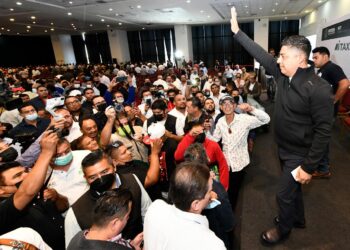Taxistas reconocen la lucha de Ricardo Gallardo contra la corrupción