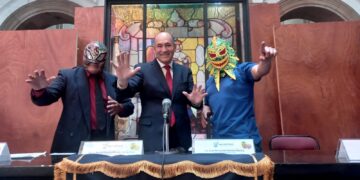 Presentan el galardón “Bendita Lucha Libre”