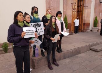 Mujeres universitarias piden que se legisle para que haya interrupción legal del embarazo