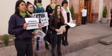 Mujeres universitarias piden que se legisle para que haya interrupción legal del embarazo