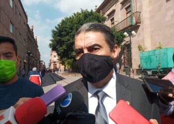 Se reforzará edificio de la Facultad de Ciencias y se atenderán quejas de estudiantes: Alejandro Zermeño