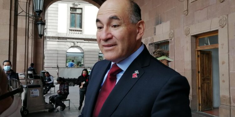 Enrique Galindo niega salida del Secretario de Seguridad Municipal