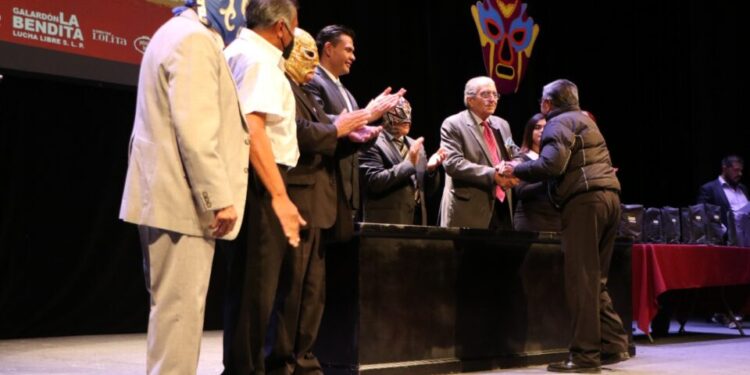 Histórica 1ª entrega de galardones de la lucha libre en San Luis Potosí