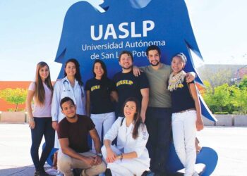 ¿Estudias la universidad? Abren registro para beca de 4,900 pesos